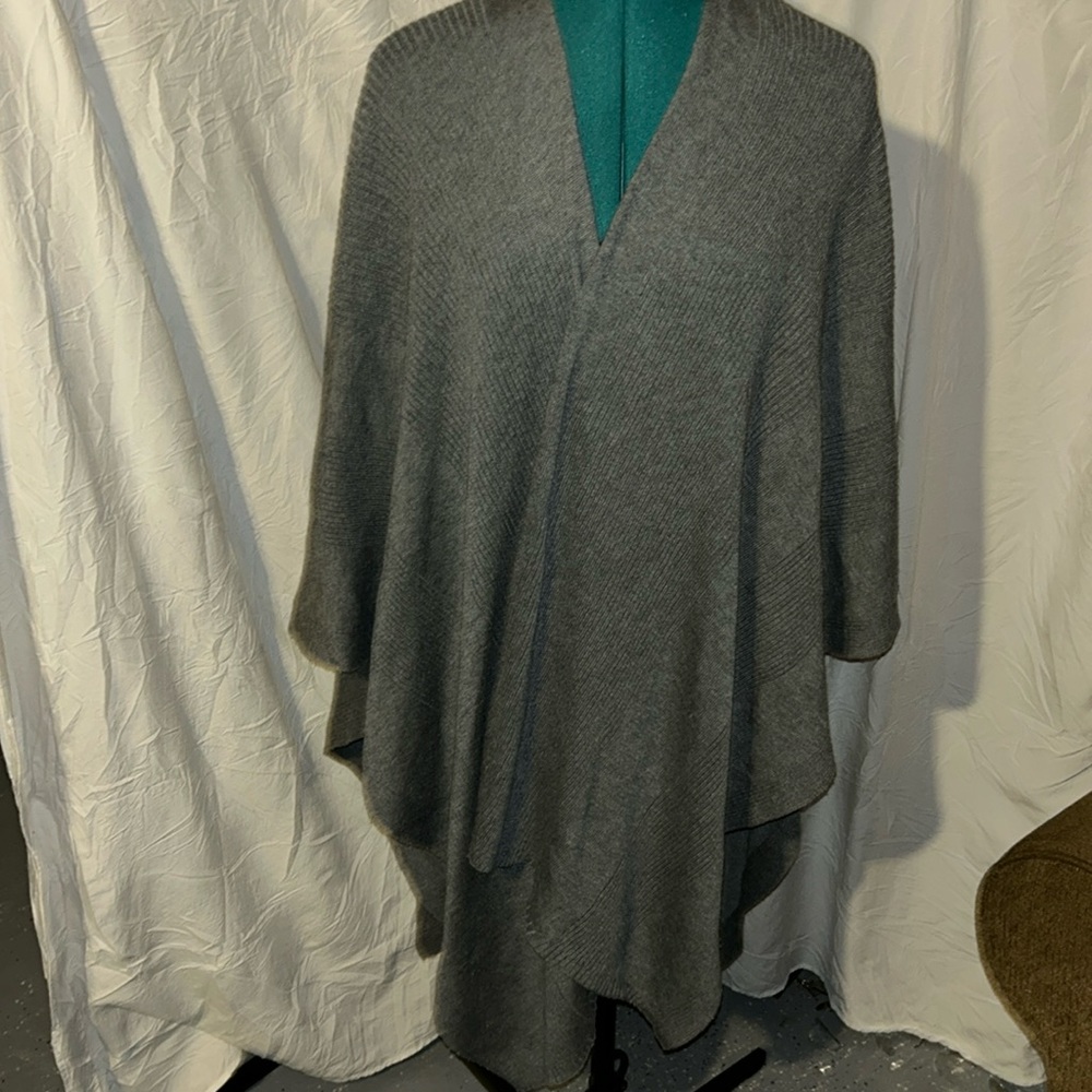 Elegant Gray Women's Sweater